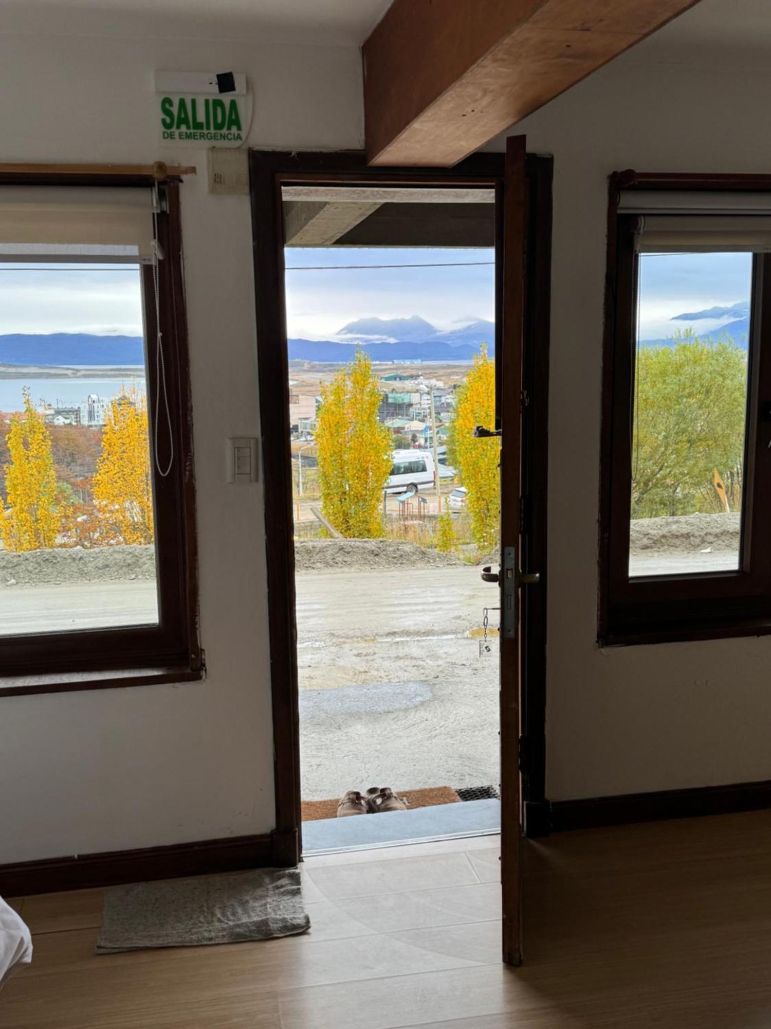 Mirando Al Canal Ushuaia Exterior photo